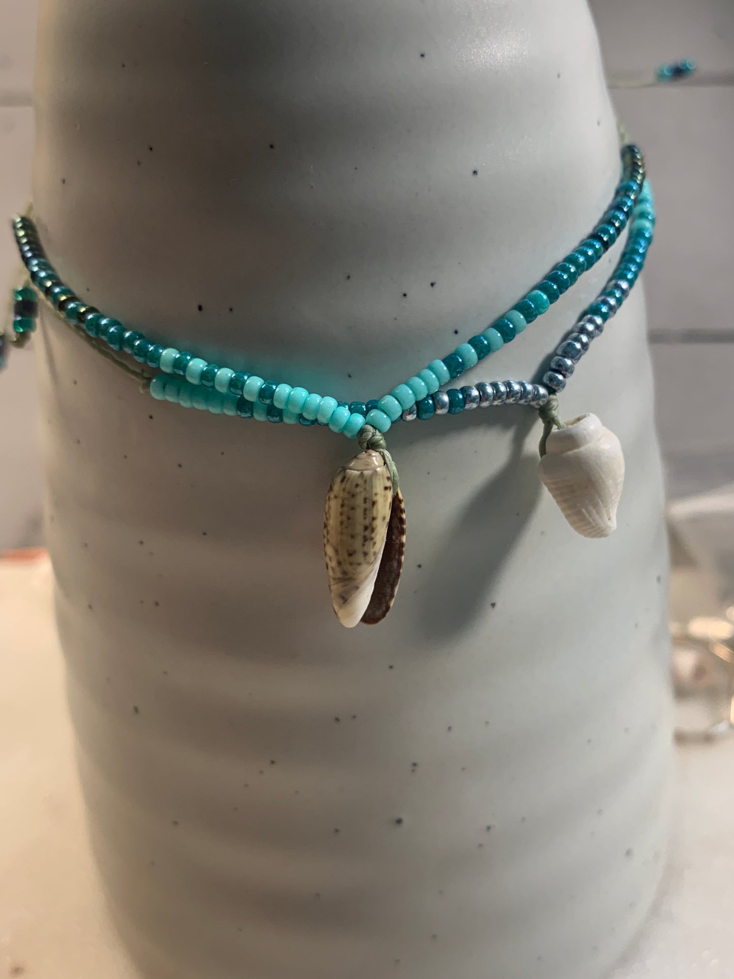 Adjustable bracelet, seed beads