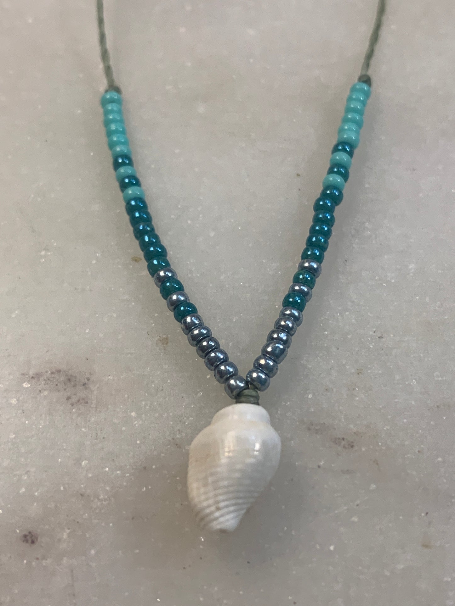 Adjustable bracelet, seed beads